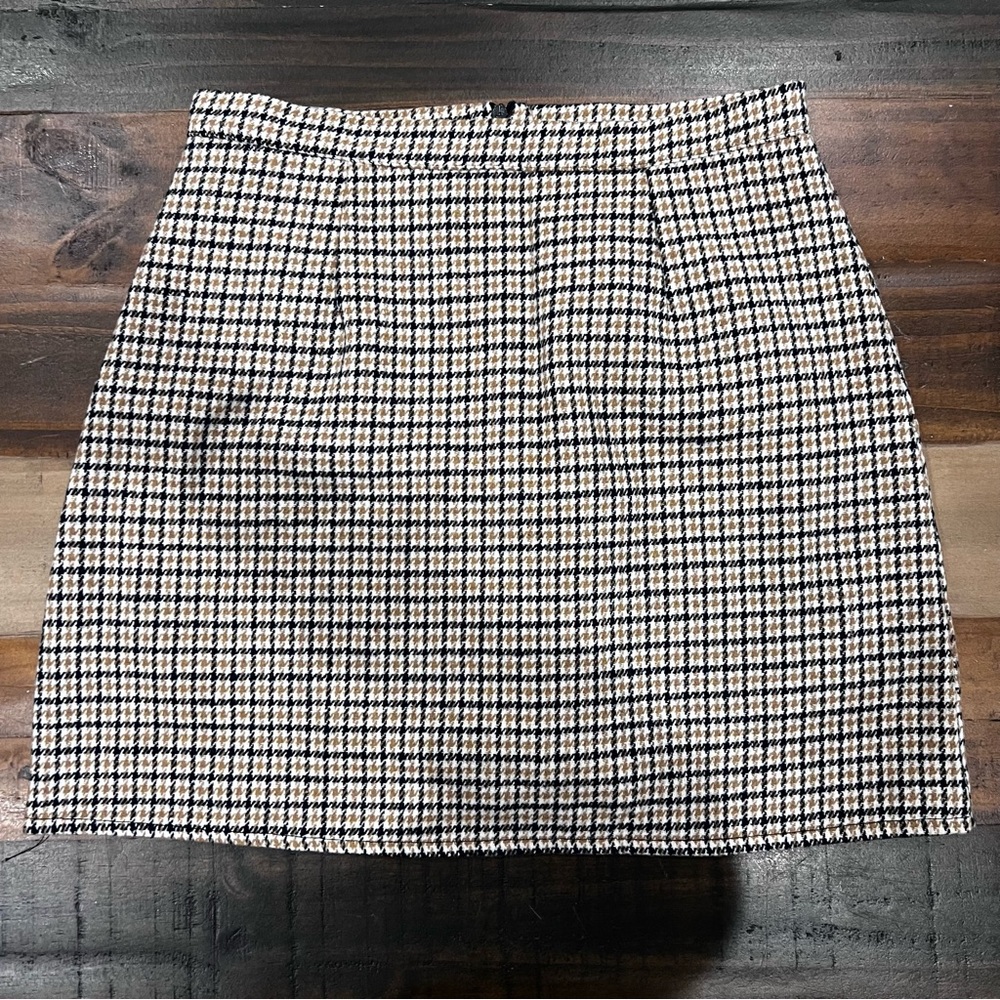 Marie coco mini skirt size medium black tan houndstooth